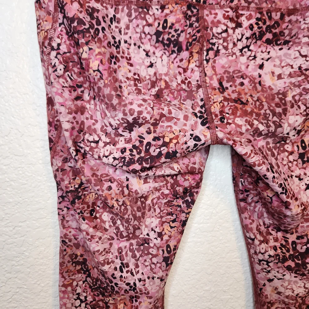 Athleta Women's Ultimate Stash II 7/8 Tight XL Dynamic Leopard Mauve legging